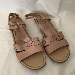 Comfy Naturalizer Sandals